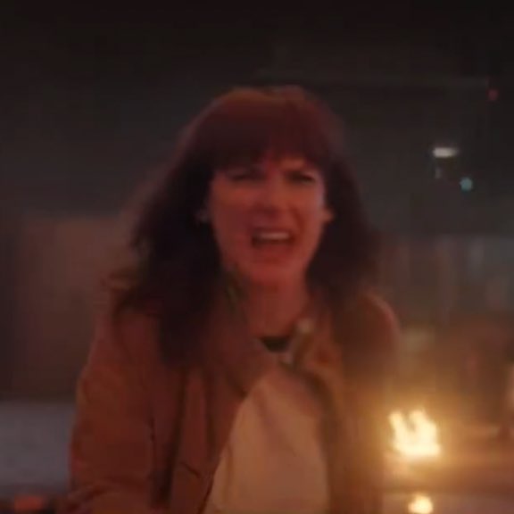 stonetflix's tweet image. stranger things moms protect their kids like it’s a full-time job #StrangerThings5