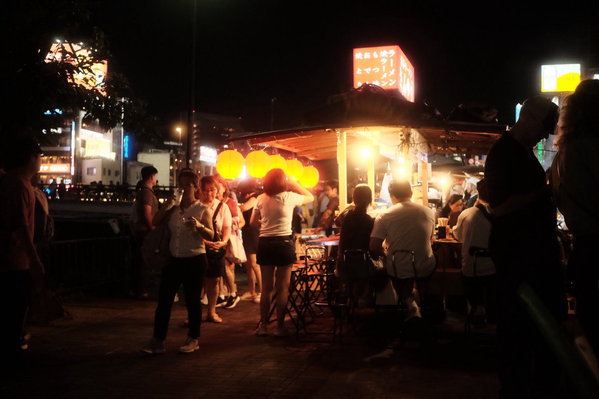 Wish I could return here for the holidays.

福岡屋台へ戻りたいな