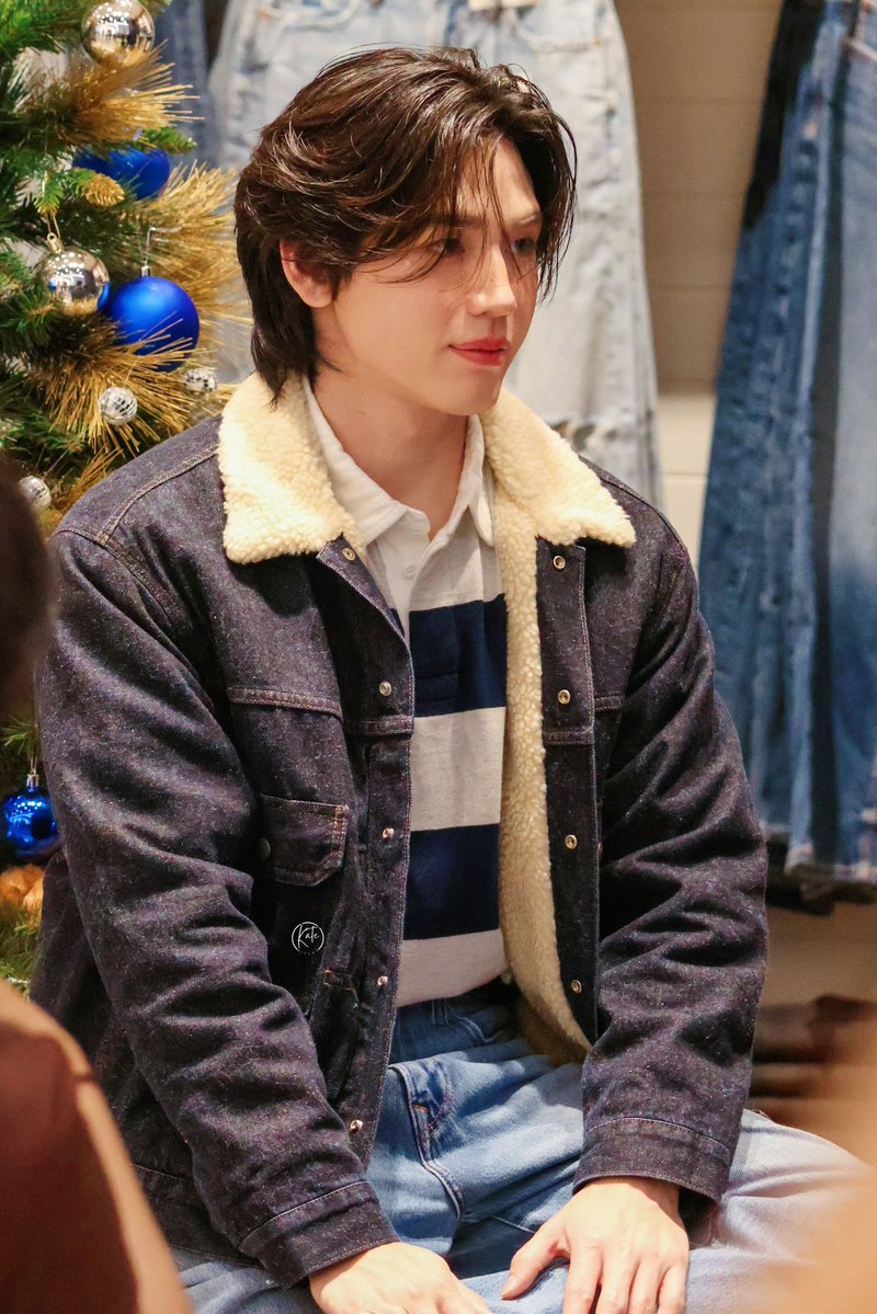 Sun_K2020's tweet image. งดงามดั่งภาพวาด🍁
TAYNEW WITH AMERICAN EAGLE
#AmericanEagleTH #AEJeans
#Newwiee @new_thitipoom