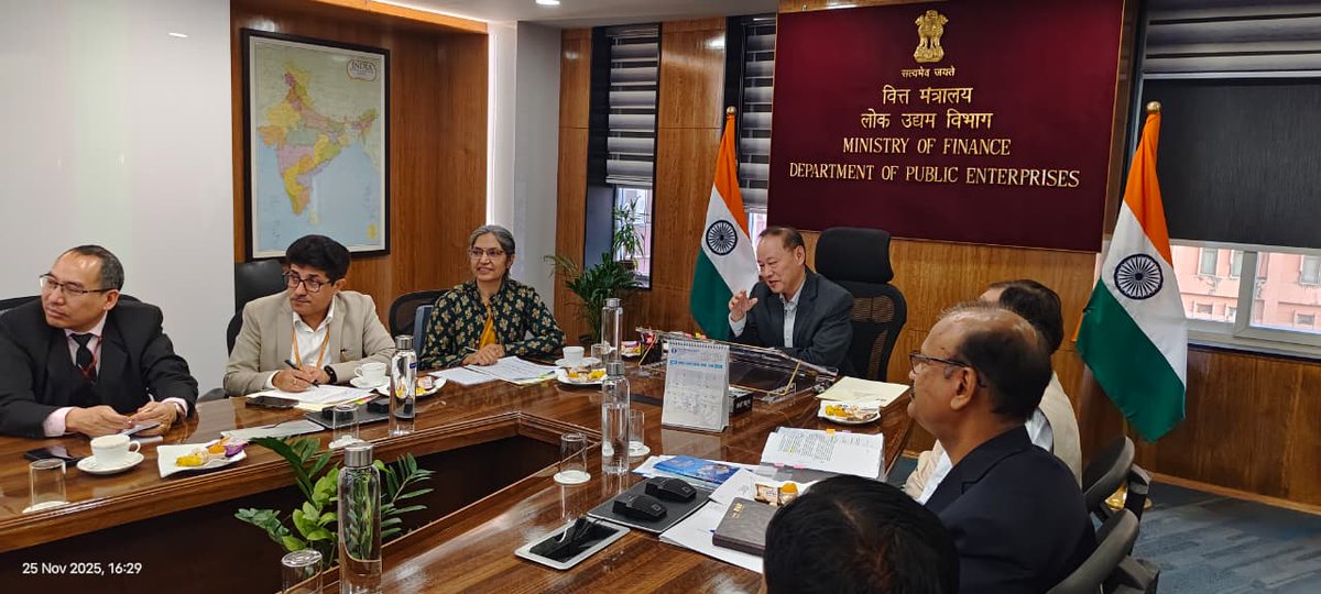DPE_GoI's tweet image. Department of Public Enterprises engaged with the heads of R&amp;amp;D divisions from 10 major CPSEs on 25th November 2025 to review their ongoing R&amp;amp;D initiatives and achievements with a view to understand key challenges requiring policy and governance support.

DPE remains committed to…