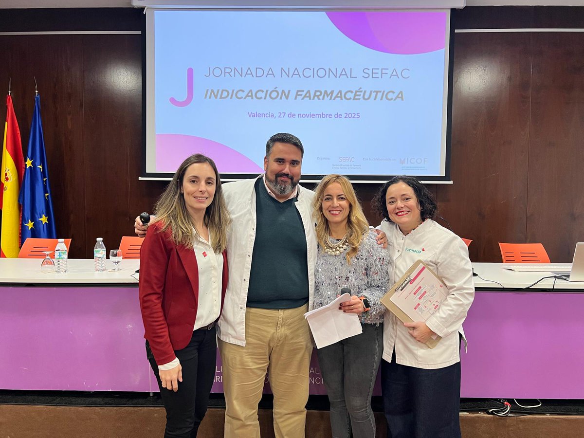 🙌La vpta 3ª de SEFAC, <a href="/mamafarmaceutic/">Navidad Sánchez Marcos</a> y los farmacéuticos comunitarios Julián Lainez,  Eva Sarmiento y Sonia Cebrián durante la #JIFSEFAC2025