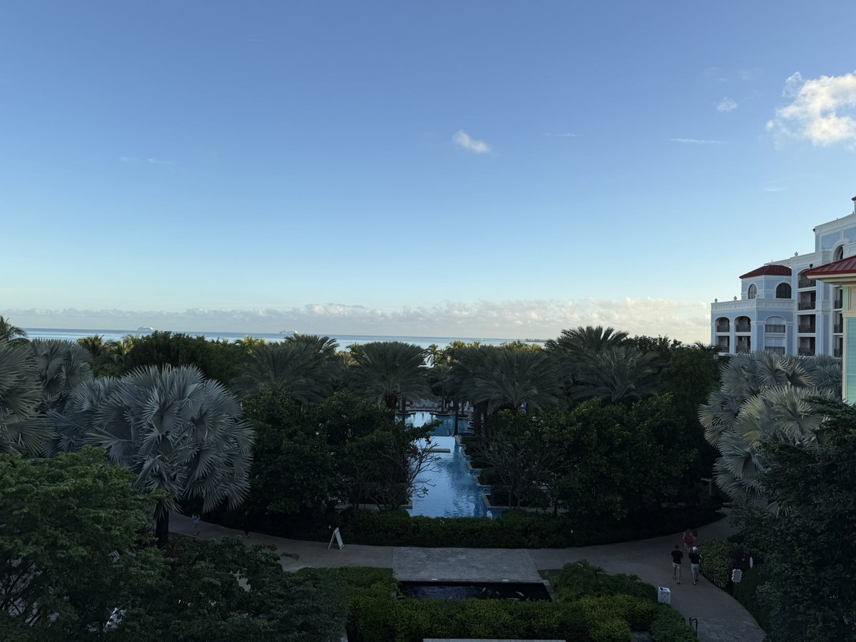 JanaAshley_'s tweet image. Turkey Burn workout complete with @CoachFran_ as the sun was rising in the Bahamas 🏋🏻‍♀️🦃🇧🇸