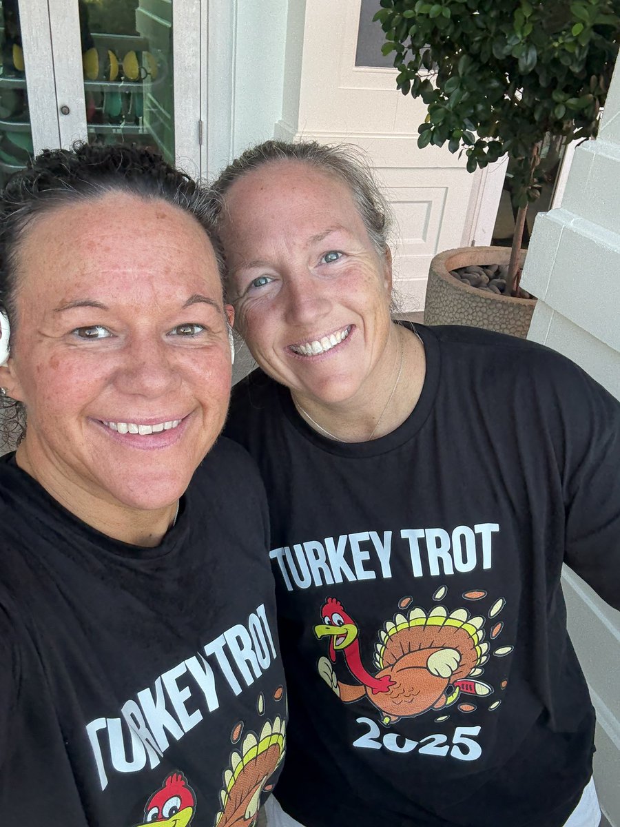 JanaAshley_'s tweet image. Turkey Burn workout complete with @CoachFran_ as the sun was rising in the Bahamas 🏋🏻‍♀️🦃🇧🇸