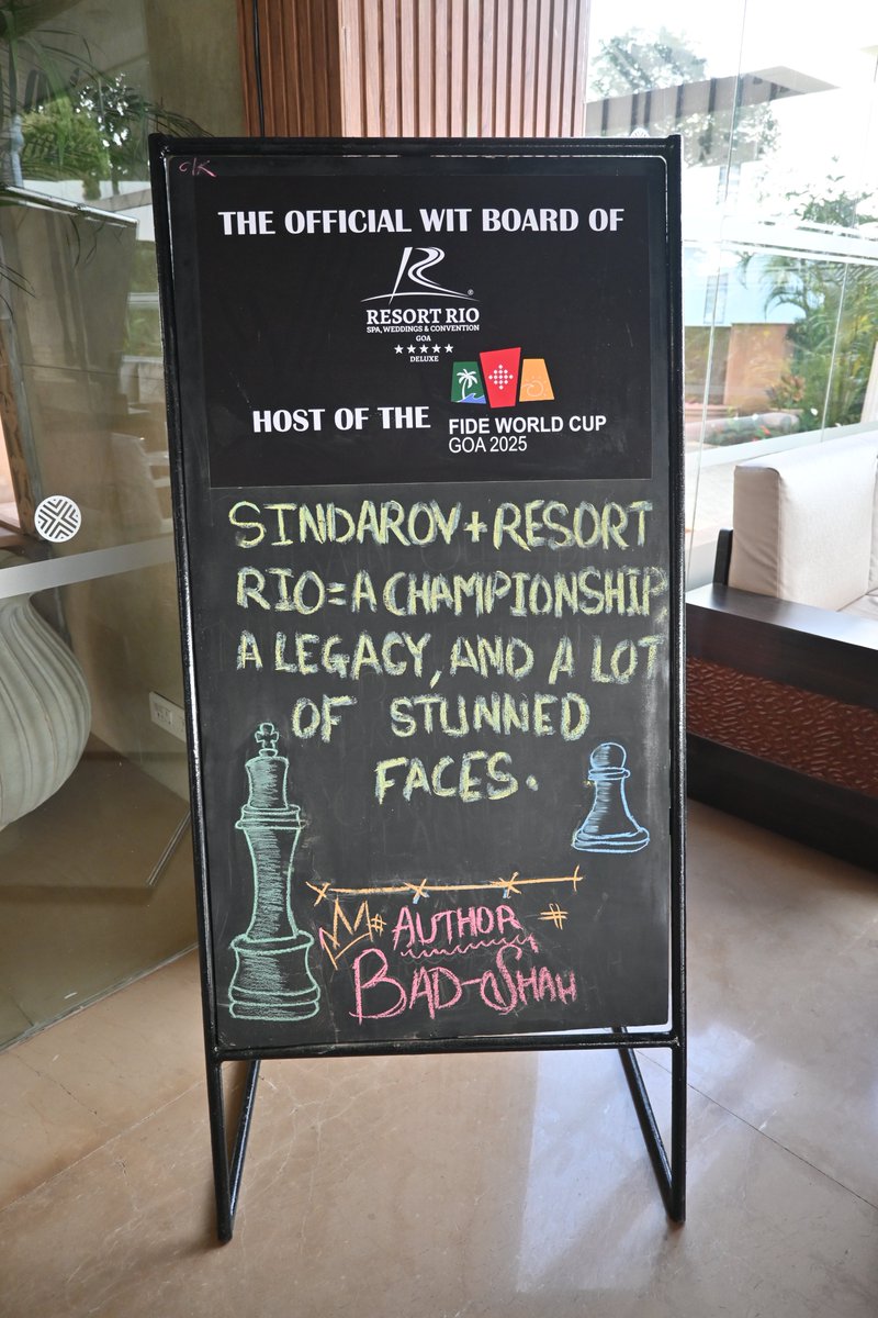 ResortRio's tweet image. ♟️ Wei vs Sindarov, FIDE World Cup Finals, Resort Rio, Goa

A moment of pure tension from the finals,  the position after 57…Qh4,  now recreated on our majestic poolside chessboard at Resort Rio, the proud host of the FIDE World Cup 2025.♟️✨

#ResortRio #FIDEWorldCup2025