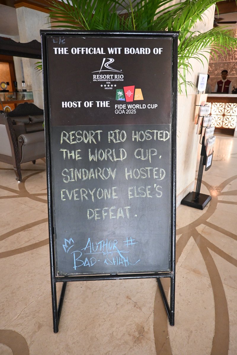 ResortRio's tweet image. ♟️ Wei vs Sindarov, FIDE World Cup Finals, Resort Rio, Goa

A moment of pure tension from the finals,  the position after 57…Qh4,  now recreated on our majestic poolside chessboard at Resort Rio, the proud host of the FIDE World Cup 2025.♟️✨

#ResortRio #FIDEWorldCup2025