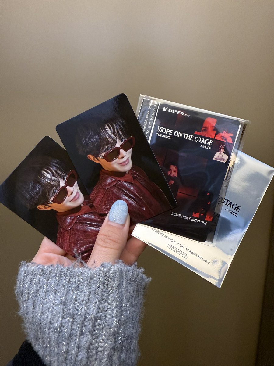 かけこみで２枚買ったら黒ホビ2でした🥺白ホビ欲しい😥