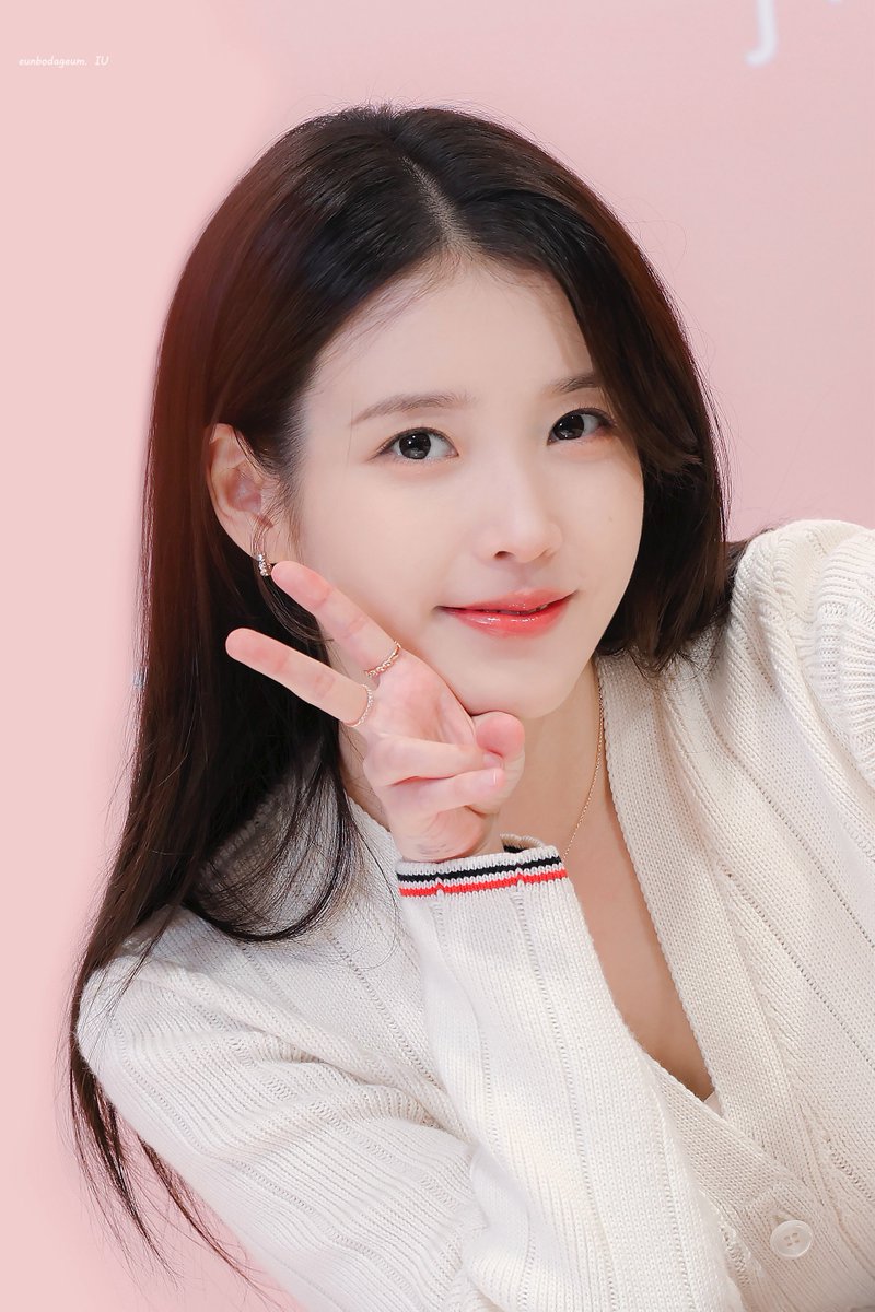 dlwlrma_08918's tweet photo. 251126 제이에스티나 팬사인회 #아이유 #IU

미모주사위 516의 여자…..🥹🥹🥹🥹🥹🥹💜💜💜💜💜💜💜💜💜💜💜아랑해요…….. https://t.co/OwltxY2cjj