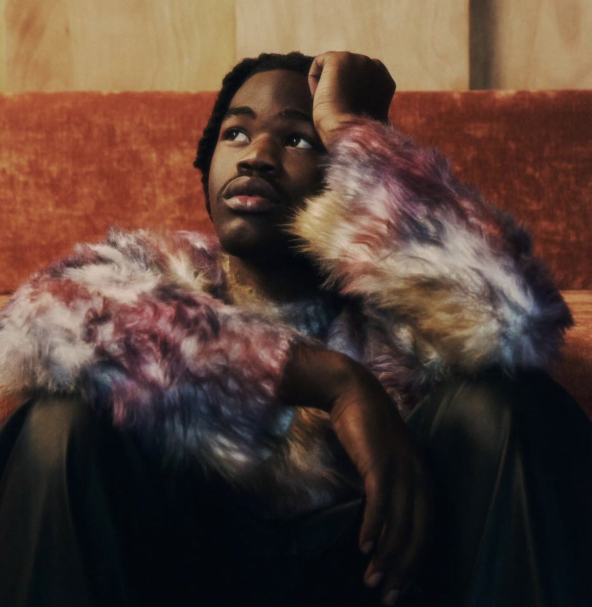 Kulturlesite_'s tweet image. 🗣️ GENEZIO s’exprime sur le RAP US vs le RAP FR : 

« Y’a même pas de compétitions, on les tabasse, on est bien plus musicale qu’eux, on a plus de culture qu’eux, ils sont bons qu’à porter un flingue. 

Tu peux ramener Drake, Hamza il le tabasse. »