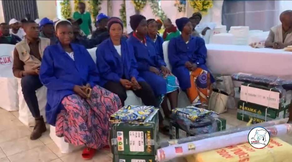 pddrcs's tweet image. #BUTEMBO : LE #PDDRCS REMET LES KITS DE RÉINTÉGRATION AUX EX-COMBATTANTS ET JEUNES À RISQUE, BÉNÉFICIAIRES DU PROJET MUDA WA AMANI II
@Presidence_RDC @PrimatureRDC @VPMDefenseRdc @PDDRCSNK
pddrcs.cd/butembo-le-p-d…