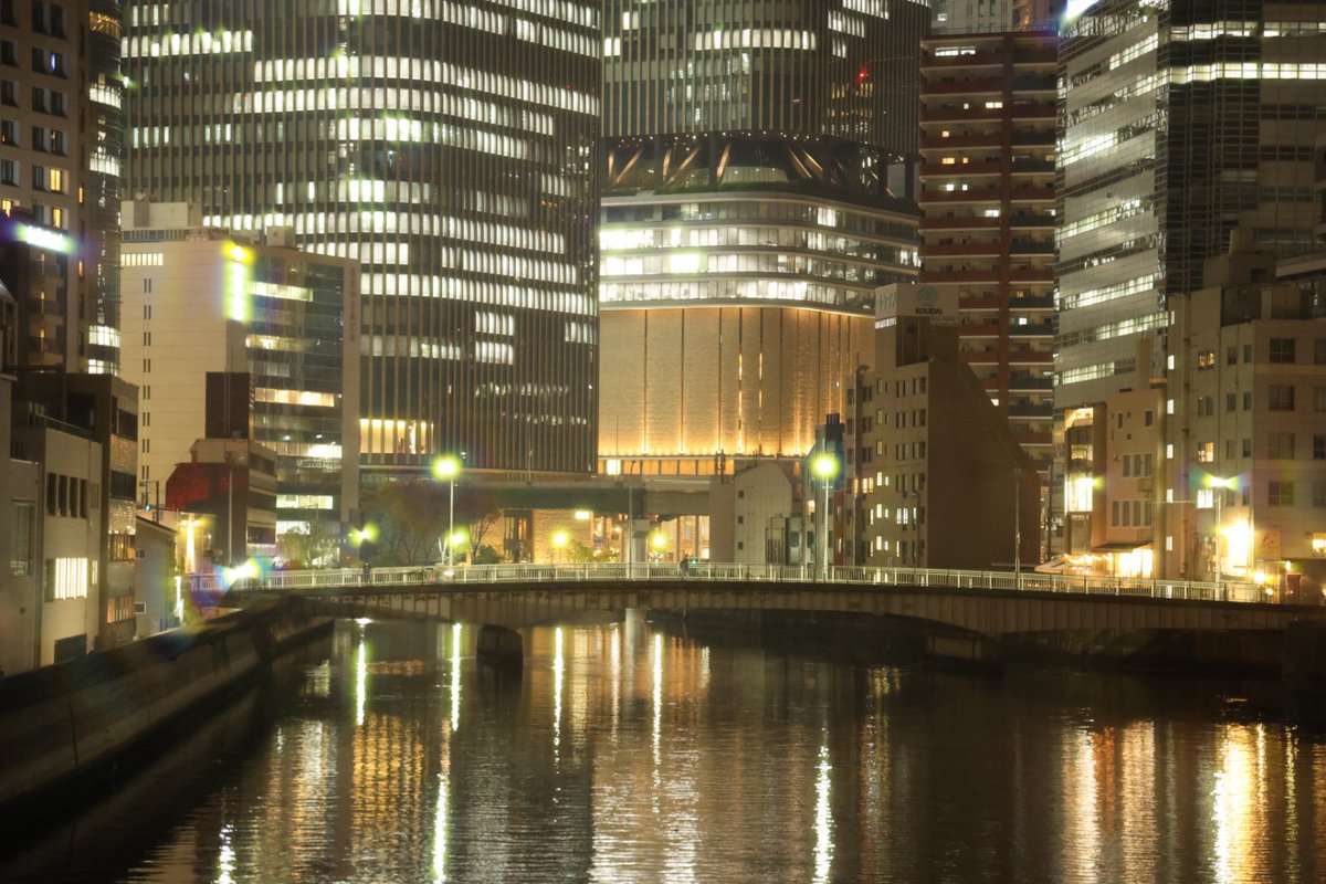 osakabuffaloes's tweet image. 夜景フィルター 比較

望遠編 

望遠の方がはっきりと効果の違いがわかりますね😊

順番に

Kenko ブラックミスト No.1
Kenko ブラックミスト No.5
Kenko デュート Duto 
marumi シルキーソフトB

EOS R6 Mark III
RF24-105mm F4 L IS USM

#eosr6mark3