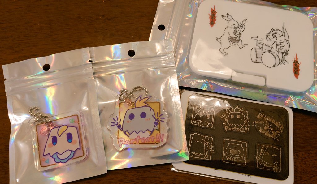 お値下♪( ᷇࿀ ᷆ و(و超学生 サイン、アクキーなどセット レア美品 RE:トライヴィアさんの作品が届いたー！！アクキー可愛い！！レザー