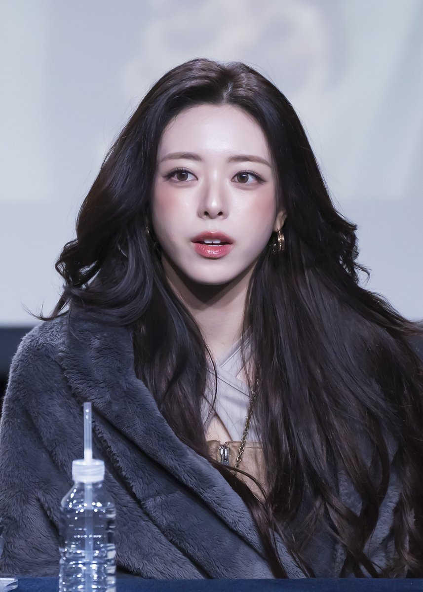 ITZY_PAN's tweet image. 251121   
#있지 #ITZY #유나 #YUNA