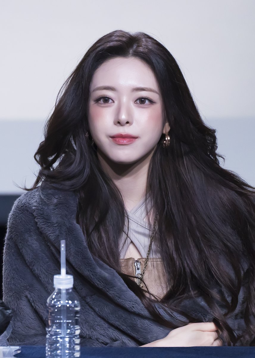 ITZY_PAN's tweet image. 251121   
#있지 #ITZY #유나 #YUNA