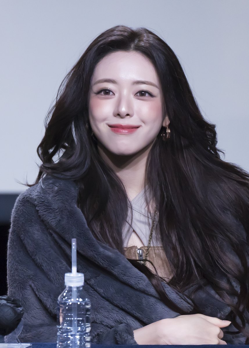 ITZY_PAN's tweet image. 251121   
#있지 #ITZY #유나 #YUNA