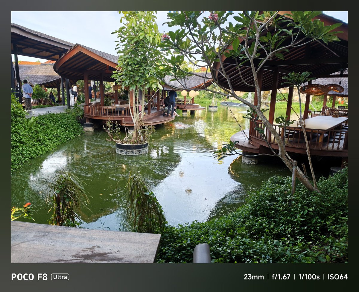 nirave's tweet image. 🤯 Is this the best value phone this year? 🔥

The @POCOGlobal #PocoF8Ultra is seriously impressive! 

💪 Top notch performance from @Snapdragon 8 Elite Gen 5 
📸 Outstanding camera
📲 Fab display
🎨 I am digging @Xiaomi #HyperOS3
🔊 @Bose Audio is the GOAT! 

All for $729. 🤯