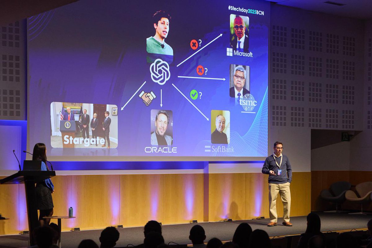 plainconcepts's tweet image. Ana Escobar y @jorge_magic nos han presentado “Intel rumbo hacia una #IA sostenible” 💥
Han compartido una de las innovaciones más relevantes de Intel para afrontar uno de los grandes retos actuales de la IA: la sostenibilidad. 🌱🤖

#STechDay2025bcn 🚀