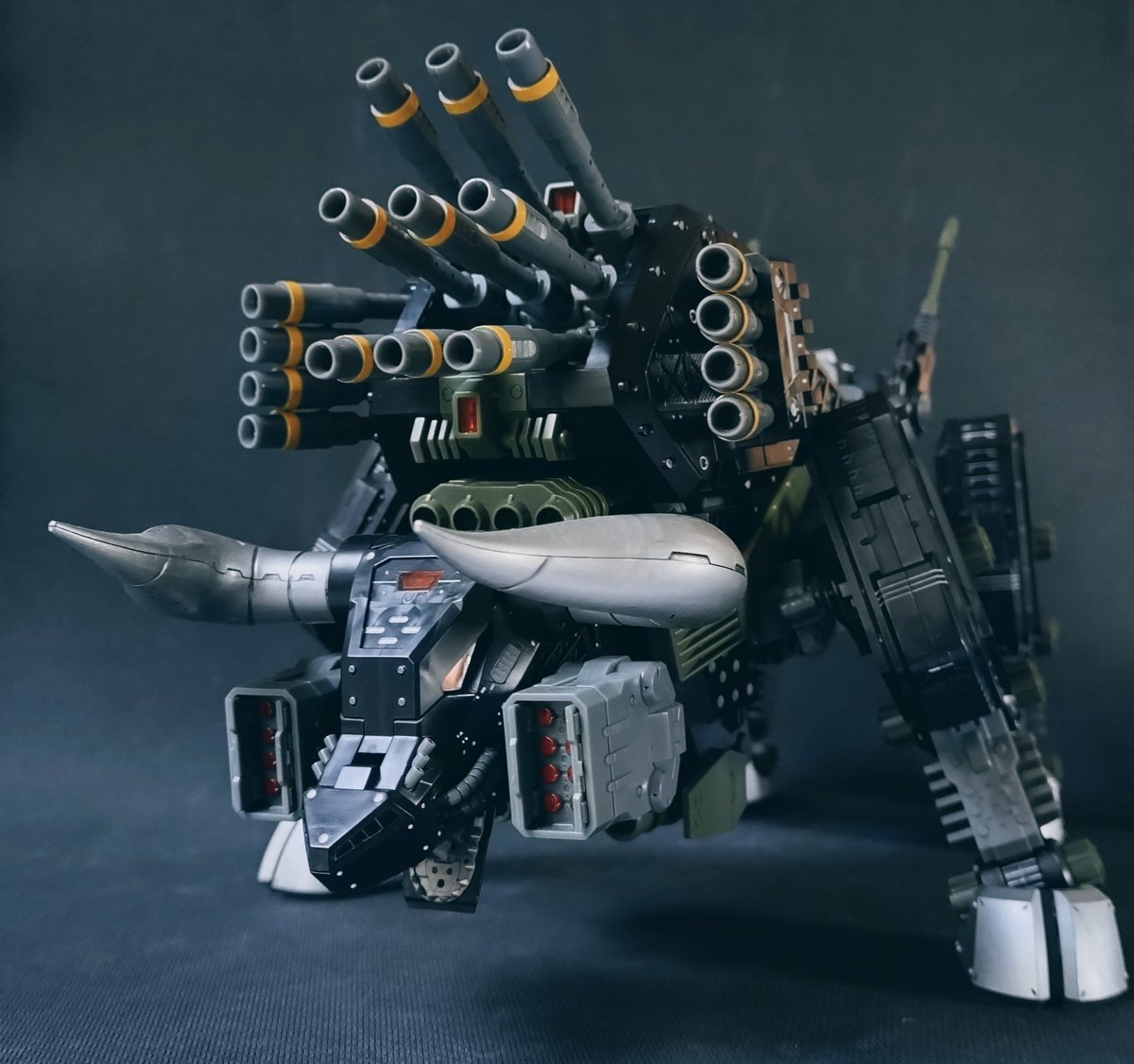 get_happiness tweet media