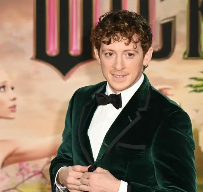 Ethan Slater Biography

Ethan Samuel Slater is an American actor, singer, and Broadway performer, born on June 2, 1992. He is best known for bringing SpongeBob SquarePants to life in the hit 2016 musical