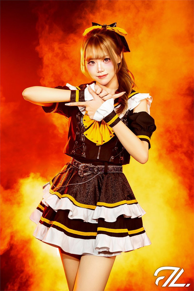 ✦✦✦✦✦✦✦✦✦✦✦✦✦✦✦✦✦✦✦ ⋆ ˖ ⋆ Artist Visual