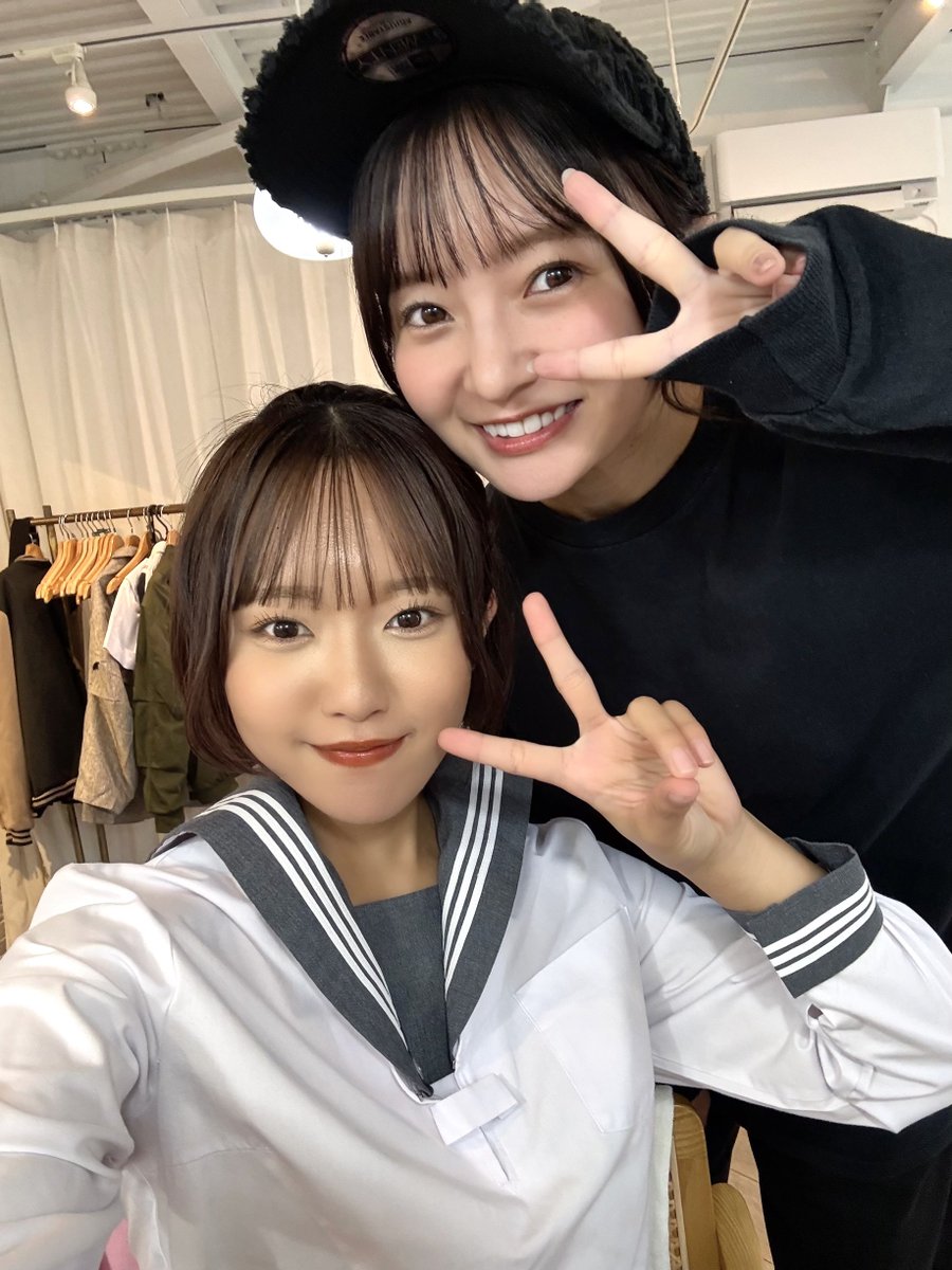 anjyu_neko's tweet photo. 少し時差になってしまいましたが……お写真と共に……🙏🏻✨

彩奈ちゃんのこの投稿みて声でてしまうくらいビックリしました…！
どんな時も最前線で輝いて後輩を引っ張ってくれる姿に沢山の学びと刺激と頑張り方や魅せ方全部学ばせてもらった1番尊敬している方です😳

自分もDVDリリースしている間これでもかくらい彩奈ちゃんから学ばせて頂いた1人です。本当にいつもかっこいい背中見せてくださってありがとうございます。

50thDVDリリースおめでとうございます✨
お疲れ様です…！まだまだ彩奈ちゃんの背中追いかけて頑張らせてください🫶🏻❤️‍🔥

2026/1/7(水)発売のクリーム2月号の撮影時オフショ添えて☺️🍦