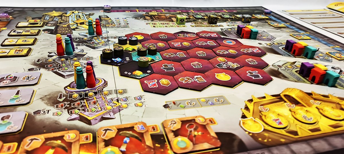 2d6Magazine's tweet photo. 📢Reseña👇
Covenant, un #eurogame exigente de exploración, combate y construcción en el mundo de los enanos creado por Germán P. Millán, ilustrado por Enrique Fernández y publicado por @DevirIberia
https://t.co/vBQacPv4hF
#juegos #juegosdemesa #enanos https://t.co/atMKrmhTMA