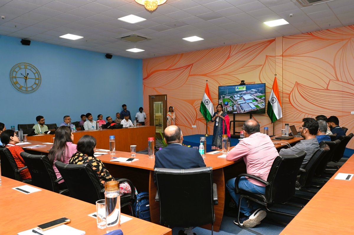 ibsc_skill's tweet image. Today, @ICMRDELHI scientists visited @AP_MedTechZone, exploring R&amp;amp;D facilities, #advanced testing labs &amp;amp; #innovations poised to transform India’s healthcare. The visit facilitated insightful interactions with industry experts, highlighting the nation&apos;s growing #MedTech.