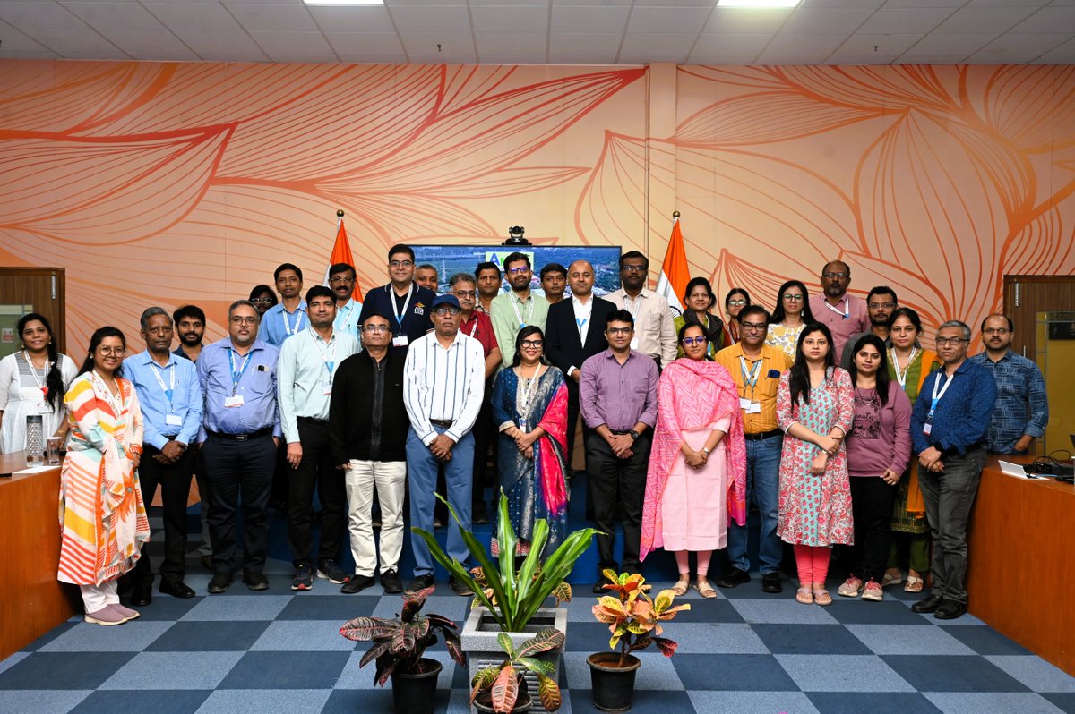 ibsc_skill's tweet image. Today, @ICMRDELHI scientists visited @AP_MedTechZone, exploring R&amp;amp;D facilities, #advanced testing labs &amp;amp; #innovations poised to transform India’s healthcare. The visit facilitated insightful interactions with industry experts, highlighting the nation&apos;s growing #MedTech.