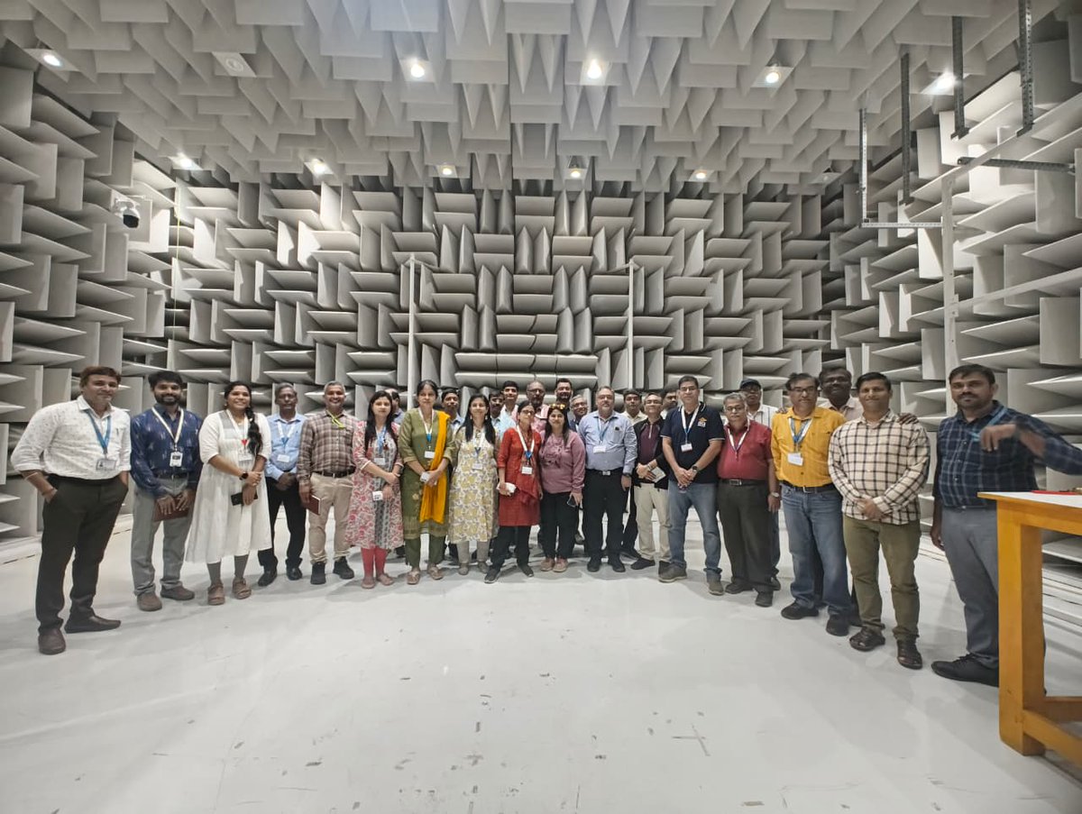 ibsc_skill's tweet image. Today, @ICMRDELHI scientists visited @AP_MedTechZone, exploring R&amp;amp;D facilities, #advanced testing labs &amp;amp; #innovations poised to transform India’s healthcare. The visit facilitated insightful interactions with industry experts, highlighting the nation&apos;s growing #MedTech.