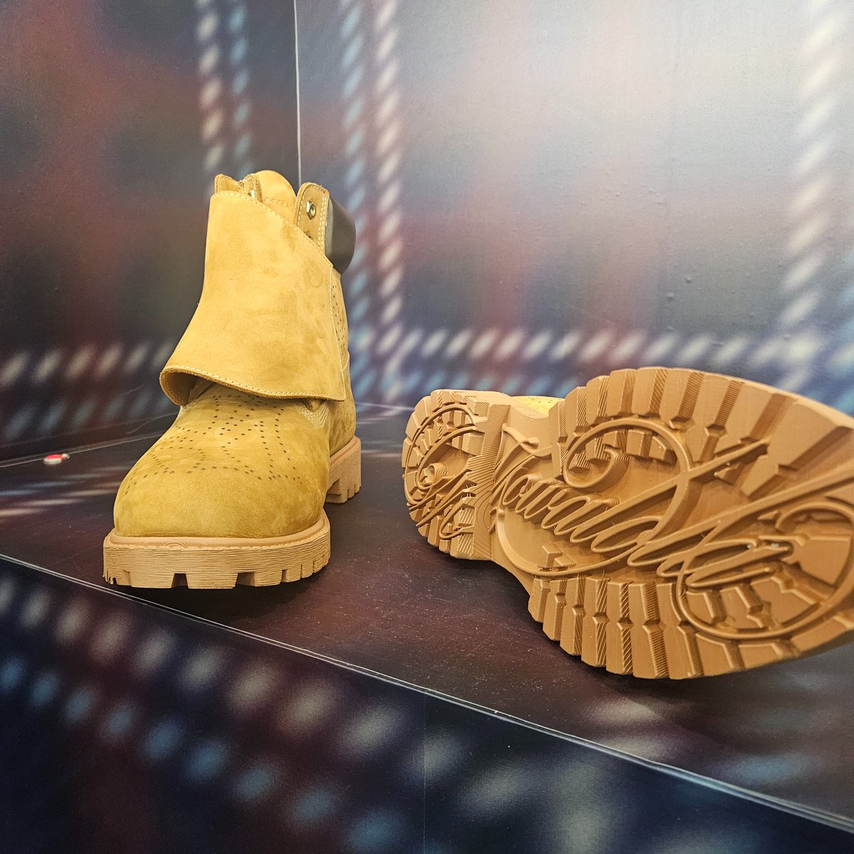 LoisSakany's tweet photo. Mowalola x Timberland images I took at ComplexCon, these are supposed to be released fall 2025, not sure that's still happening? https://t.co/7bfmBtf4SH