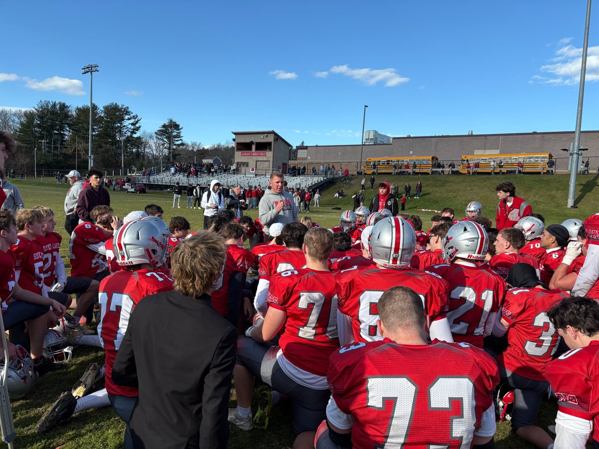 Coach Killinger and the Lakers had plenty to celebrate in this final huddle of the 2025 football season. Silver Lake topped Pembroke, 29-22, in a game that reminded us of all that is great about Thanksgiving Day football!