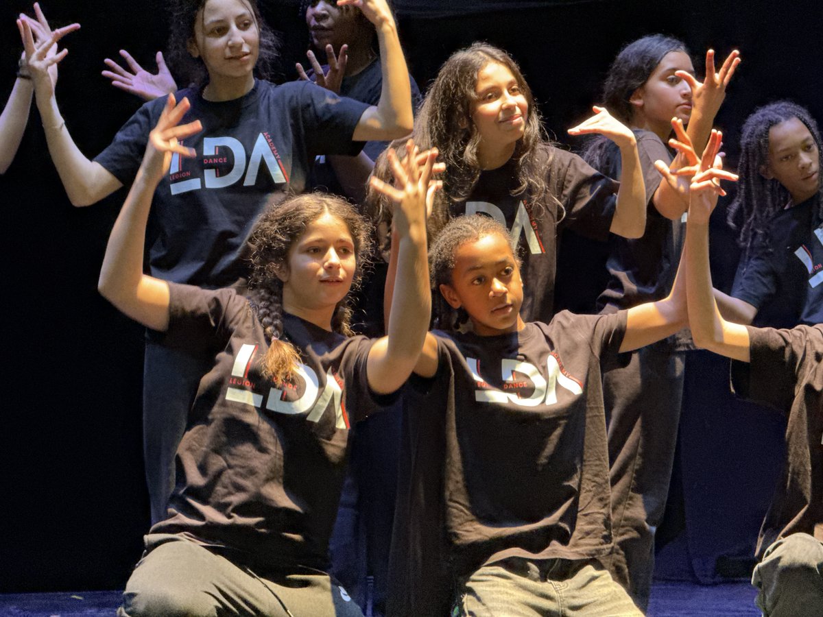 GMothron's tweet image. 👨‍👩‍👧‍👦 Soirée en l’honneur des 742 parents d’élèves élus. Avec 60 écoles et plus de 12 700 élèves, leur engagement est essentiel pour renforcer le lien entre familles et communauté éducative. Merci aussi à La Légion Dance Academy pour leurs performances remarquées. #Argenteuil