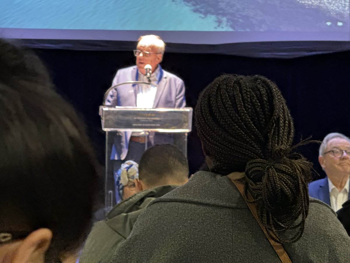 GMothron's tweet image. 👨‍👩‍👧‍👦 Soirée en l’honneur des 742 parents d’élèves élus. Avec 60 écoles et plus de 12 700 élèves, leur engagement est essentiel pour renforcer le lien entre familles et communauté éducative. Merci aussi à La Légion Dance Academy pour leurs performances remarquées. #Argenteuil