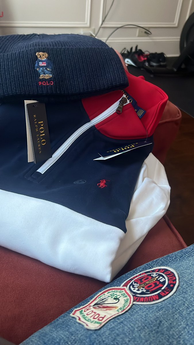 CaliCardo's tweet image. I go Quarter Zip Lo for Thanksgiving #LoLife 🐎🔋