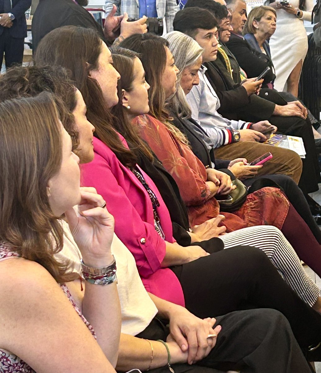 Esta mañana, el Comité para la Prevención de la Tortura (CPT), participó en el lanzamiento de la Política Nacional de Reinserción Social Juvenil 2025–2030. En la fotografía la presidenta del CPT junto a la directora del servicio <a href="/reinsercion_gob/">Servicio Nacional de Reinserción Social Juvenil</a> #Prevencion #ReinsercionJuvenil