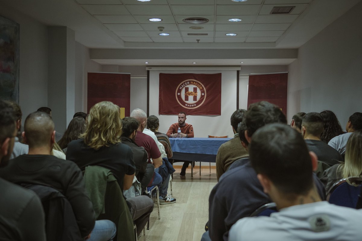 Gracias a HN (En especial a la gente de Madrid pero no solo) por darme la oportunidad en su momento de hacer una conferencia, fue una experiencia genial que me sirvió a mi personalmente y la comunidad militante a la que pertenezco para conocer a gente española y del resto de