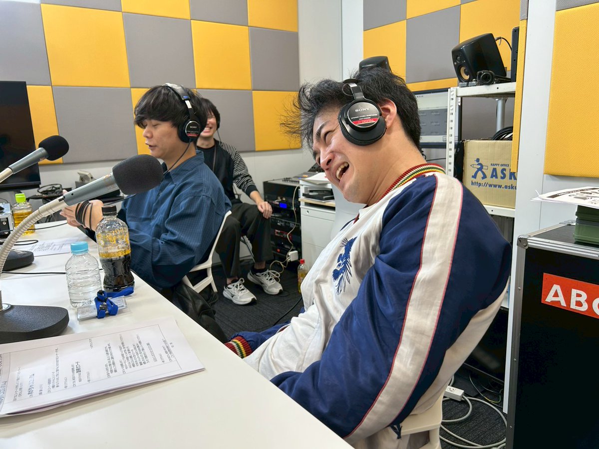 gacchanko1008's tweet image. 漫画を読んでも全然覚えられないコンボイに急遽クイズを出題！

「『アイシールド21』で作中最速のアメリカチームの選手は？」
コンボイ「パーシー」
仁木「機関車なら早いだろうな」

👇️radikoでぜひ聴いてください
radiko.jp/share/?sid=ABC…
#がっちゃんこ 
#ABCラジオ