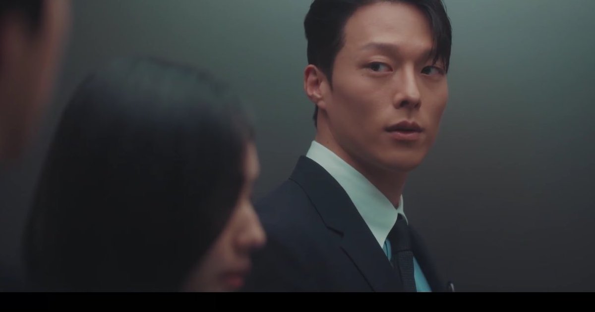 yusgouk's tweet image. Throughout the episode, I was smiling; this drama came at the right time. It feels like taking a break and finally being able to relax

 #dynamitekissep5