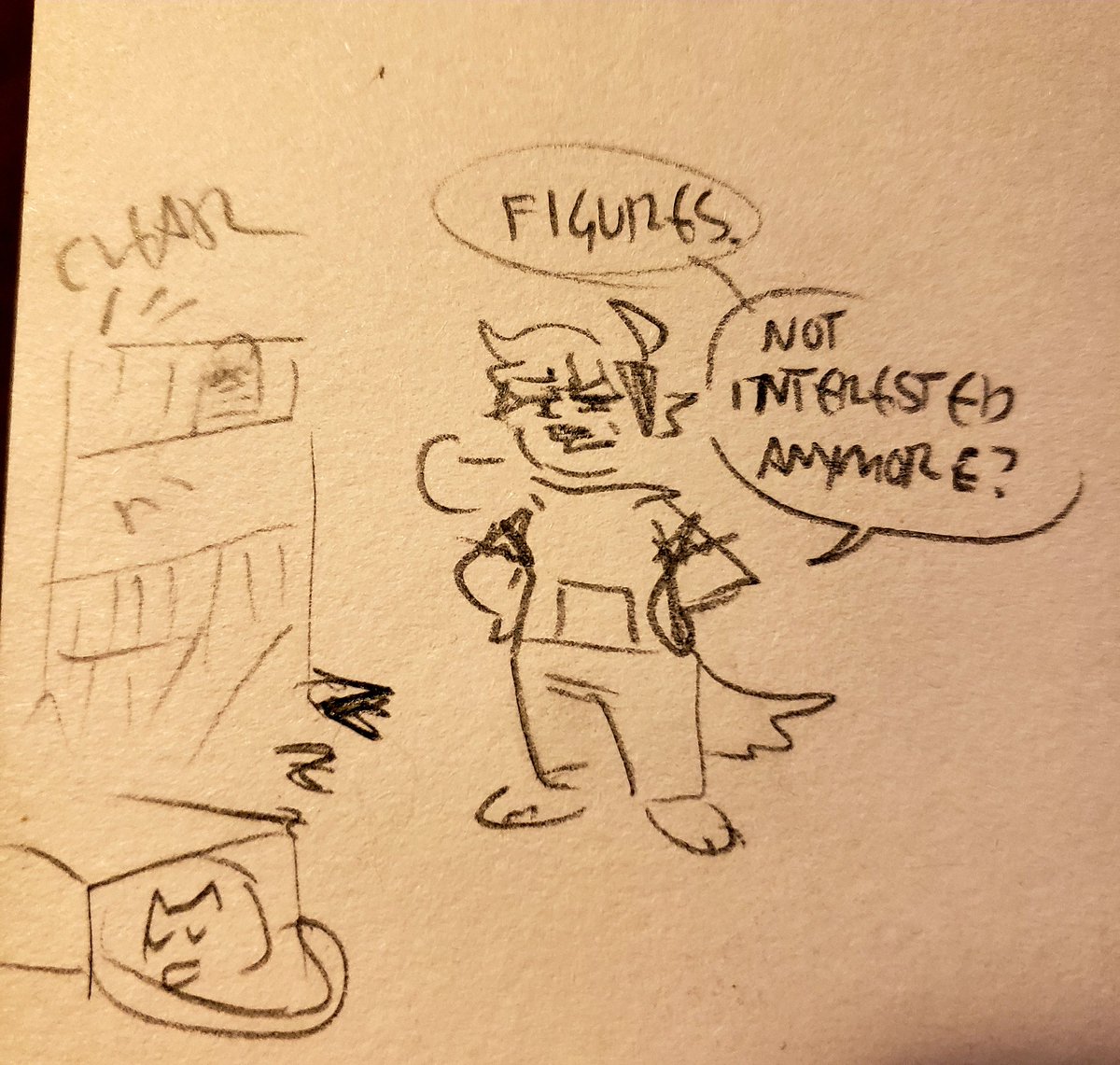 gingersn4pp's tweet image. Scene from yesterday while I read half of Dorohedoro in one sitting. Hen wanted to read too...?