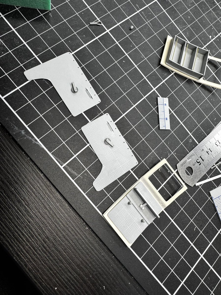 DB_modeler2nd's tweet image. #毎日模型生活2025
11/27
会社の子らと飲んできたので少しだけ！

と言いつつもスペースで喋りながらだと地味に進められるんすよね
多分スマホ見なくなる効果がでかいんだと思う🤔