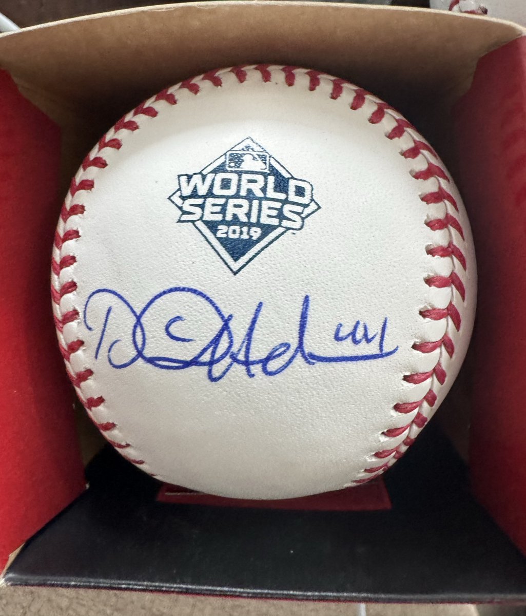 NavyYardNats's tweet image. 𝗧𝗵𝗮𝗻𝗸𝘀𝗴𝗶𝘃𝗶𝗻𝗴 𝗚𝗶𝘃𝗲𝗮𝘄𝗮𝘆 🦃 🦃

REPOST &amp;amp; follow to 𝗪𝗜𝗡 an authenticated MLB baseball autographed by 2019 World Series Champion closer 𝗗𝗔𝗡𝗜𝗘𝗟 𝗛𝗨𝗗𝗦𝗢𝗡

𝗗𝗢𝗨𝗕𝗟𝗘 your 𝗖𝗛𝗔𝗡𝗖𝗘𝗦: REPLY with a favorite pet photo 🐾 🐾

𝟮 (𝑻𝑾𝑶) 𝑾𝑰𝑵𝑵𝑬𝑹𝑺…
