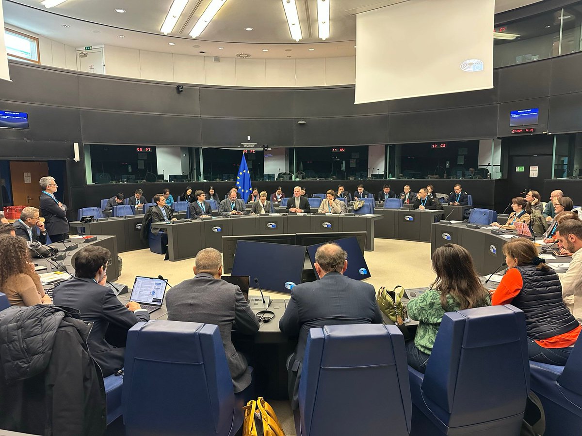 GregoryAllione's tweet photo. Pour affronter les crises du XXIᵉ siècle, l'#Europe doit parler la même langue opérationnelle et produire ses propres moyens.
La révision du #MPCU est une opportunité historique pour :
→ Intégrer protection civile et réponse sanitaire
→ Faire de RescEU un dispositif 100% européen
→ Créer un "Erasmus de la protection civile"
On ne peut pas acheter notre sécurité à l'étranger. Investir dans notre souveraineté industrielle, c'est protéger nos citoyens.
@agnesbuzyn @FrcsBraun
#ProtectionCivile #RescEU #SouverainetéEuropéenne