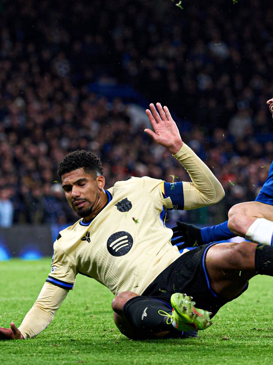 🚨🚨🚨🚨🚨 RadioCAT | 

أراوخو متأثر جدًا ولم يستطع حتى الآن أن يستوعب ما حدث

اللاعب متأثر جدًا

 الأشخاص الذين تحدثوا معه أكدوا أنه ما زال في نفس الحالة، متأثر كثيرًا، وأن حمله لشارة القيادة يجعله يشعر بمسؤولية أكبر تجاه الفريق

ليس بمعنى أنه لا يستطيع تحمل الضغط كقائد، بل