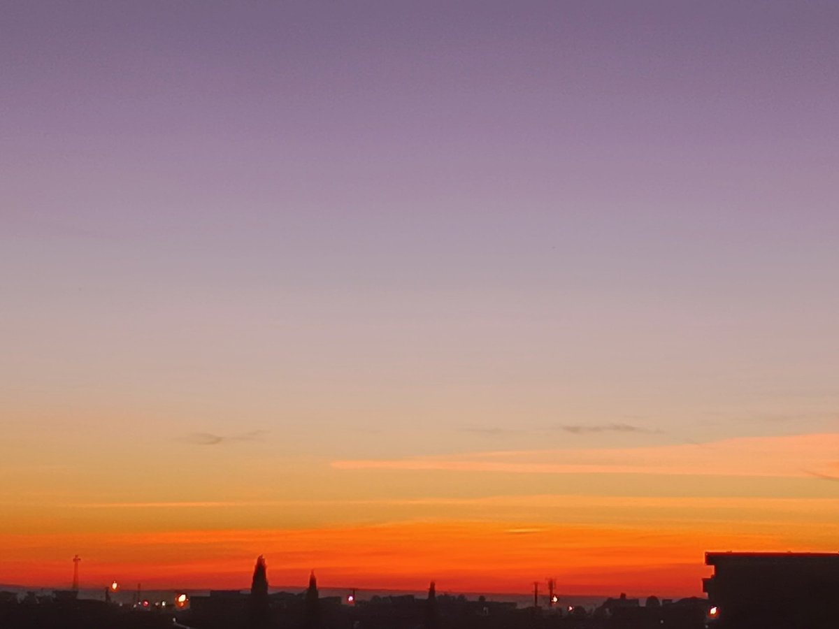 yaşadıklarımızı birkaç cümleyle anlatabilirim, ama bana hissetirdiklerini binlerce cümleye sığdıramam...