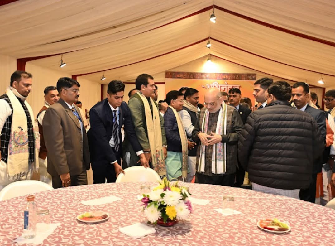 DrKPSinghYadav's tweet image. दिल्ली में आयोजित बिहार चुनाव के प्रवासी कार्यकर्ताओं के अभिनन्दन समारोह में राष्ट्रीय अध्यक्ष श्री @JPNadda जी एवं केंद्रीय गृह एवं सहकारिता मंत्री श्री @AmitShah  जी एवं श्री BL संतोष जी का मार्गदर्शन प्राप्त हुआ।