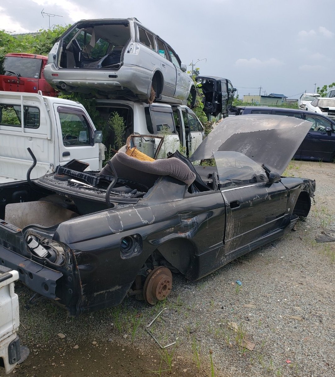 外装　カット屋根　サンルーフ付き　実働 ある日、急にサンルーフ付きの 屋根がなくなったから、 この車の屋根