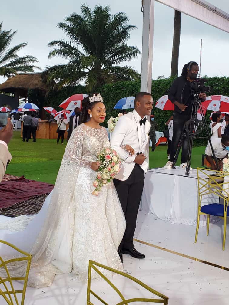 Between Canary and Sasha which side are you before I begin 🔐😹