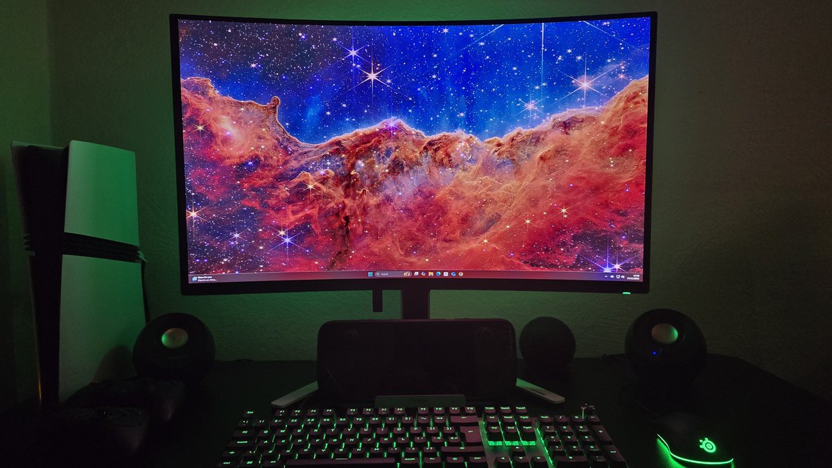 PeterP_1985's tweet image. New addition to the gaming setup to join my 4090 PC and Steam Deck....

#PlayStation #PS5Pro #PS5 #PCGaming #SteamDeck