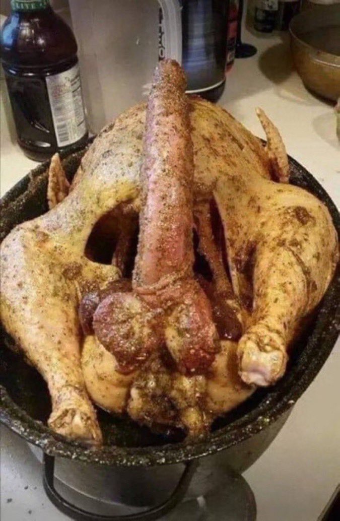 codeterd's tweet image. Ma dukes did her big one with this one boutta eat good🤤