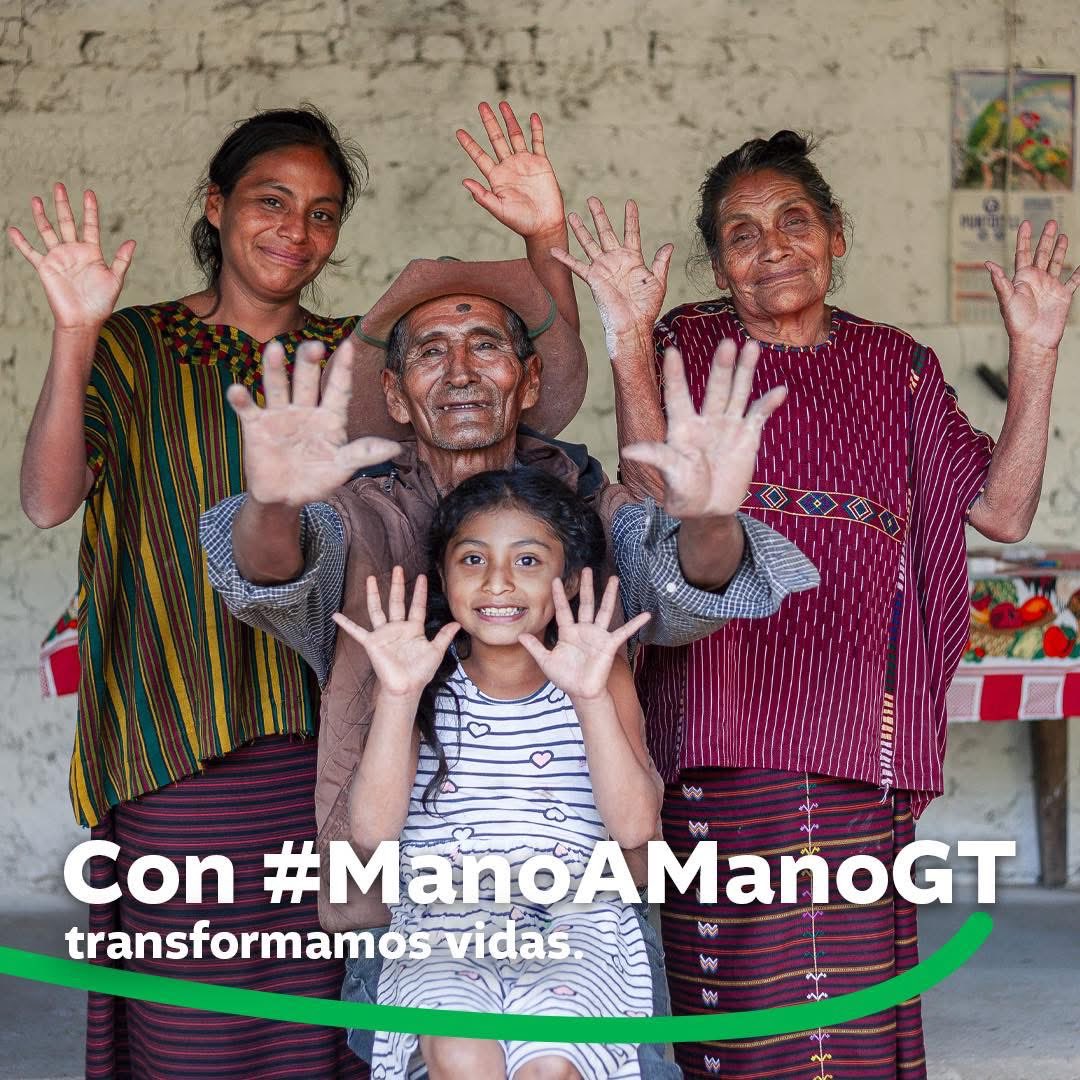 Midesgt's tweet image. La Iniciativa Intersectorial del @GuatemalaGob #ManoAManoGT continúa llevando cambios reales a comunidades históricamente olvidadas, impulsando bienestar y nuevas oportunidades para todas y todos.  
🫱🏻‍🫲🏼👴🏽👶🏽👧🏽👵🏼✨🇬🇹