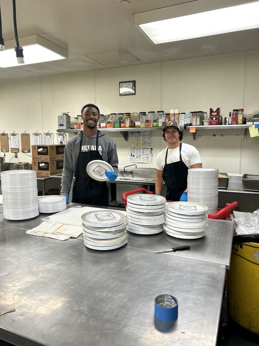 So grateful this holiday season that I got to take <a href="/NevadaFootball/">Nevada Football</a> to <a href="/PositivePlace/">Boys & Girls Club of Truckee Meadows</a> and help prep Thanksgiving meals for people in the community! These boys have a heart of gold! 💙🐺 🦃 #BattleBorn 
<a href="/NevadaRecruits/">Nevada FB Recruiting</a> <a href="/NevadaWolfPack/">Nevada Wolf Pack 🐺</a>